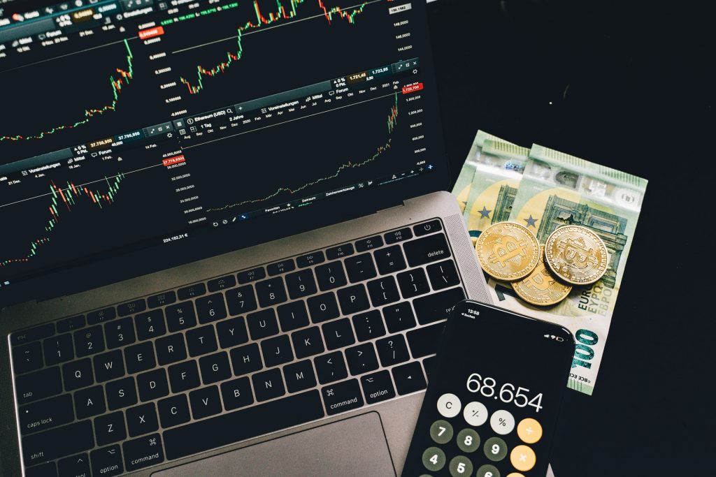 6-Best-Crypto-Winter-Coins-to-Invest-In.-1024x683-1