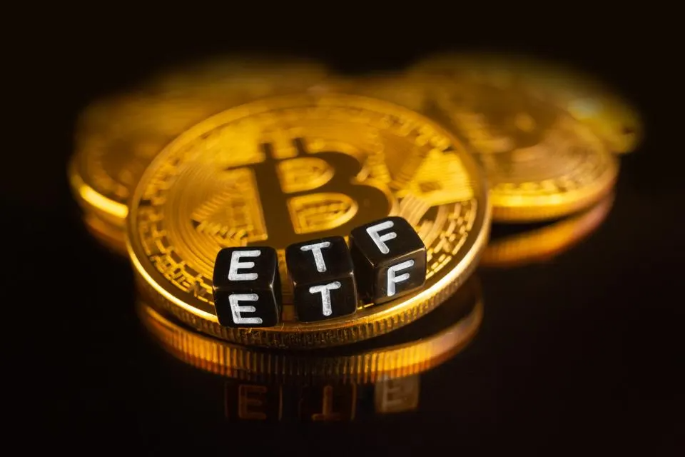 Deadlines-to-7-Bitcoin-Spot-ETFs-Approach-As-Grayscale-Wins-Lawsuit-Against-SEC-2