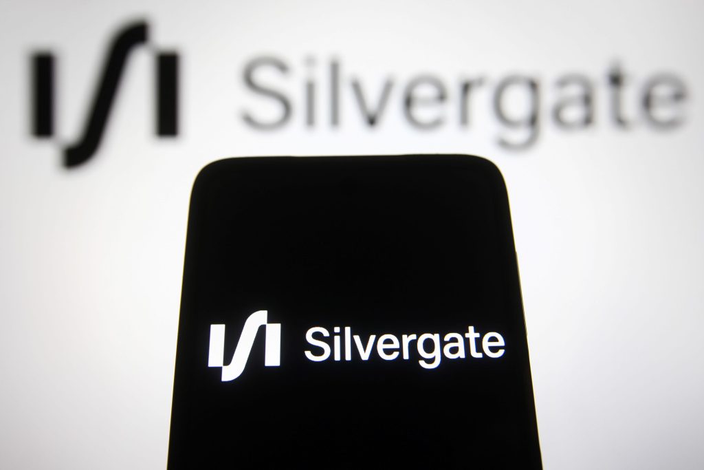 Silvergate-Pulls-8-Billion-in-Funds-What-Does-It-Mean-For-You-1024x683-2
