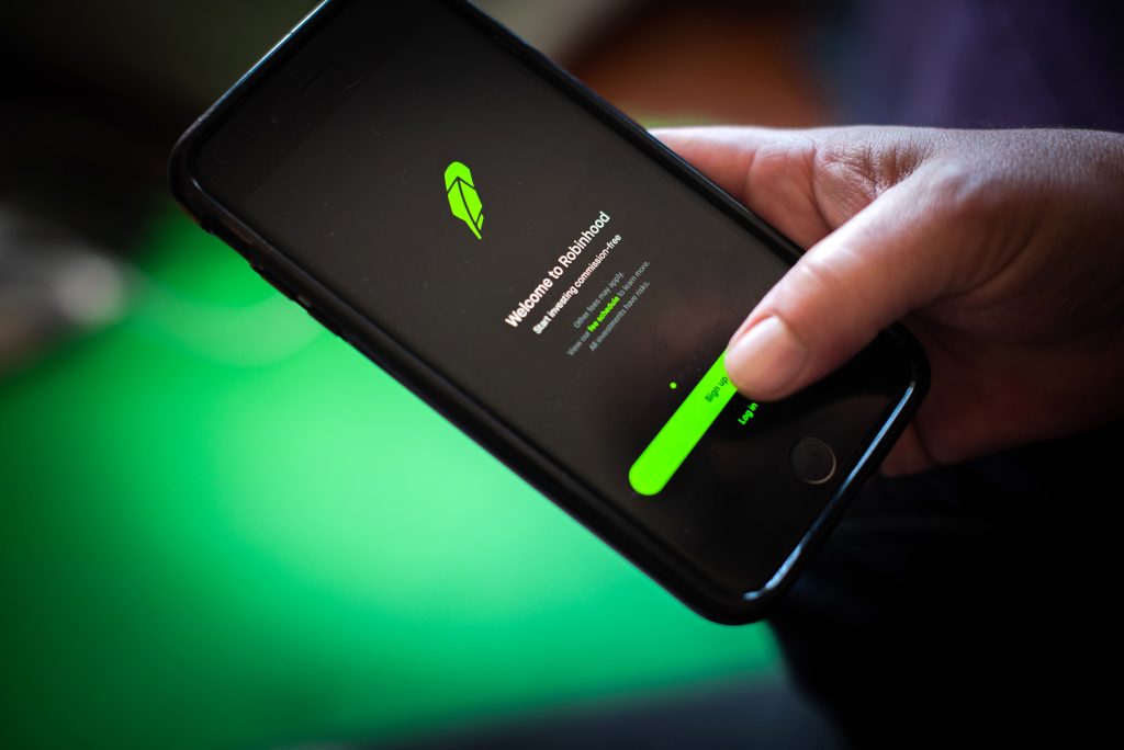 Trading-app-Robinhood-subpoenaed-by-the-US-regulators-over-digital-assets-1024x684-1