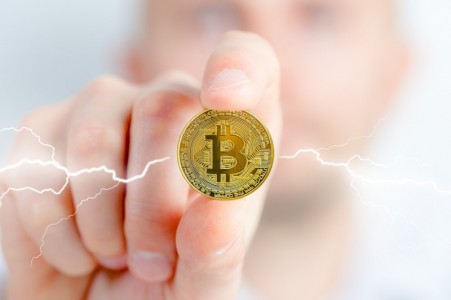 bitcoin-cryptocurrency-digital-money-electronic-coin-1638482-pxherecom-x300_1px