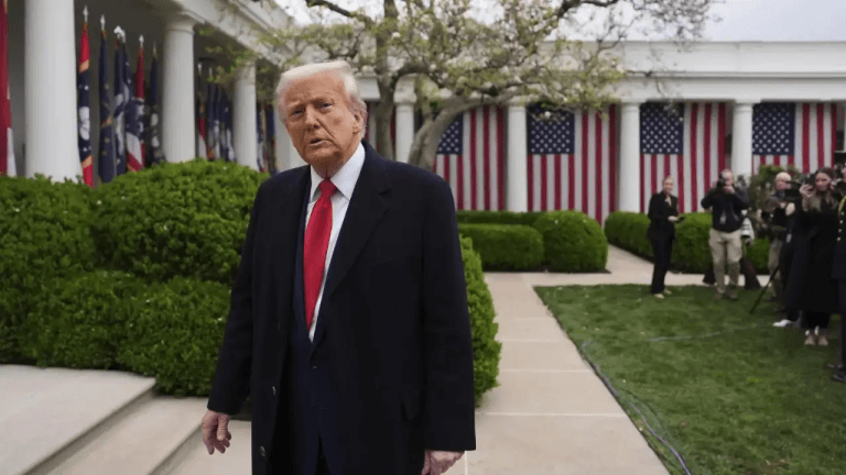 bitcoin-tumbles-after-trump-tariff-bombshell-768x432-1