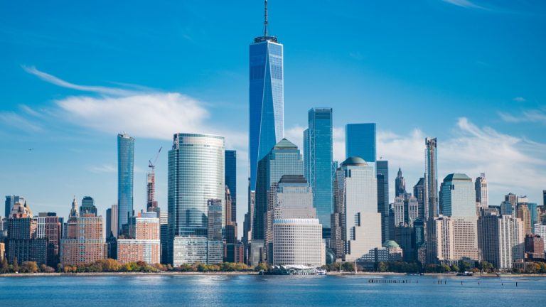 new-york-city-skyline-in-midtown-manhattan-768x432-1
