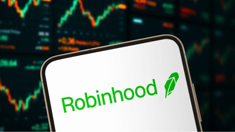 robinhood-reports-historic-crypto-volumes-hitting-16-8-billion-in-july-768x432-1
