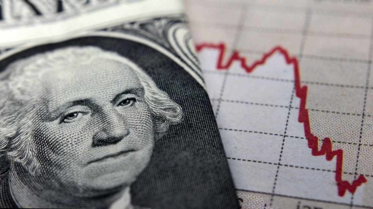 schiff-banking-crisis-768x432-2