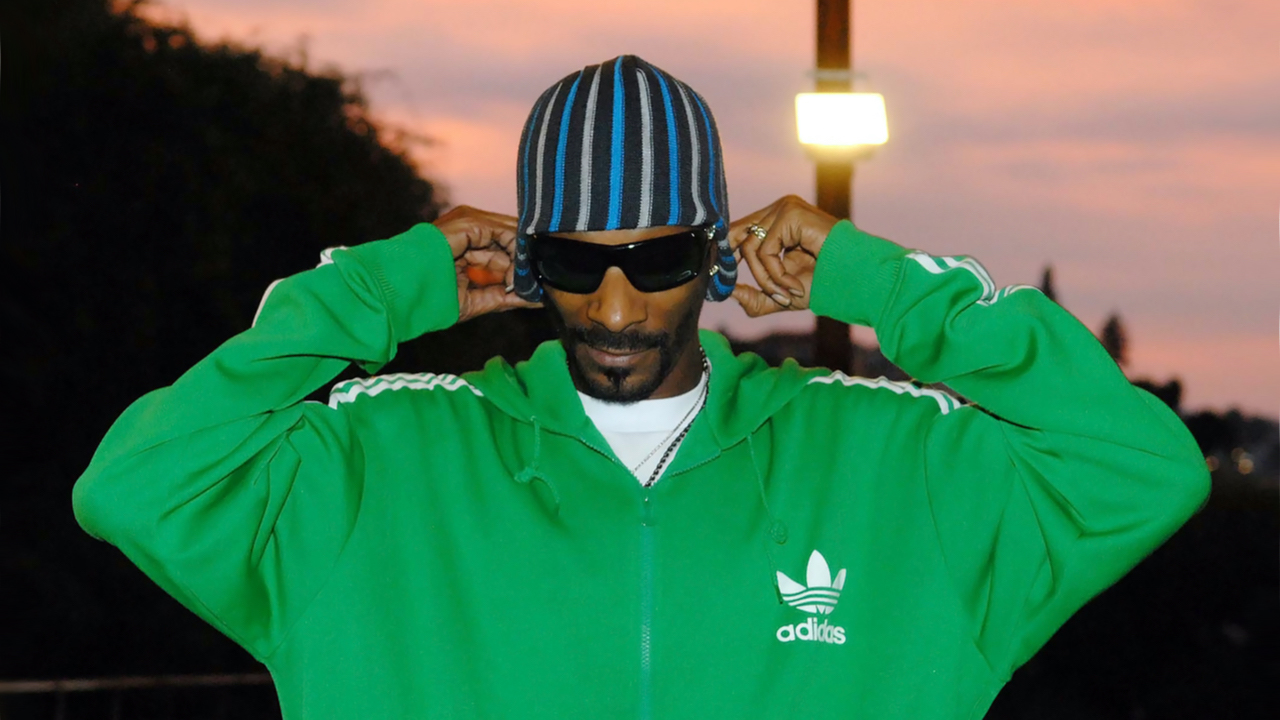 snoop-dogg-partners-with-virtual-blockchain-world-sandbox-rapper-will-recreate-his-mansion-and-drop-nfts