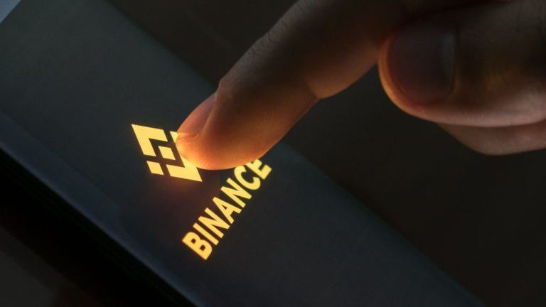standard-chartered-bank-predicts-2800-bnb-by-2028-768x432-1