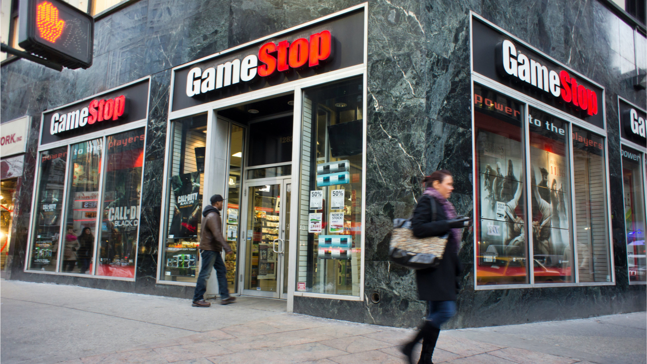 video-game-retail-giant-gamestop-seeks-a-senior-engineer-for-a-blockchain-nft-platform